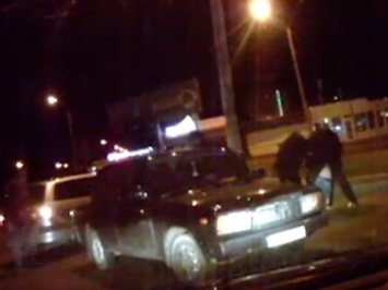 Пьяный лихач попал в ДТП, сбегая от полиции: опубликовано видео