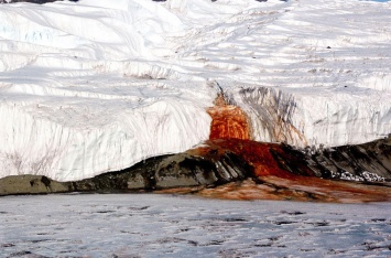 Раскрыта тайна Кровавого водопада в Антарктиде