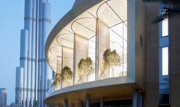 Новый магазин Apple в Дубае оборудован «солнечными крыльями»