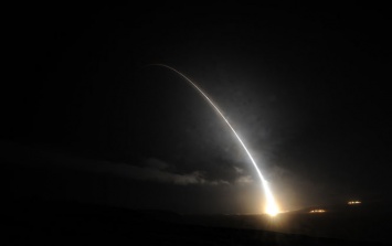 Американцы испытали баллистическую ракету, способную нести ядерный заряд