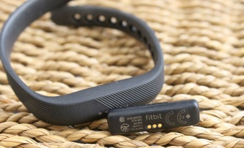 Американка получила ожог второй степени из-за взорвавшегося на руке фитнес-браслета Fitbit