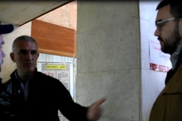 Охранник губернатора Савченко напал на николаевского журналиста и отобрал его телефон (ВИДЕО)