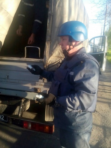 Возле остановки на проспекте Героев Украины парень нашел два гранатометных снаряда