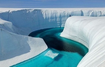 Новое открытие в Антарктиде: под ледяным покровом найдена река, которая течет вверх по леднику