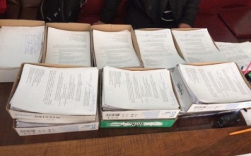 42 тысячи подписей криворожан по отзыву депутатов передали в ТВК Кривого Рога