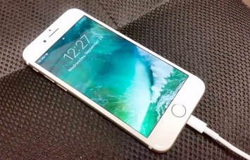 Пользователи жалуются на проблему с зарядкой iPhone 7 Plus с помощью неофициальных кабелей [видео]