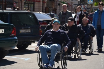 В Одессе начали проводить экскурсии для инвалидов: проехать можно не везде