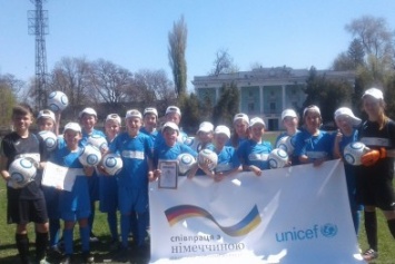 Каменские футболисты сыграли в микст-турнир UNICEF Football Cup