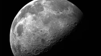 Уфологи нашли следы пребывания инопланетян на Луне