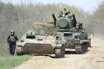 На Черниговщине ВСУ показали мощь танков: опубликовано яркие фото