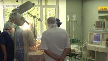 Во Львове американские хирурги бесплатно помогают детям-сиротам