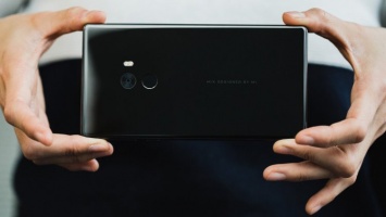 Meizu откладывает релиз безрамочного смартфона на следующий год