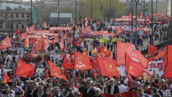 Первомайское шествие в Москве: Задержаны веганы, члены КПРФ и "Левого блока"