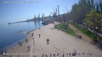 "Туристам нехдеприсесть": в сети высмеяли безлюдные пляжи курортного Крыма