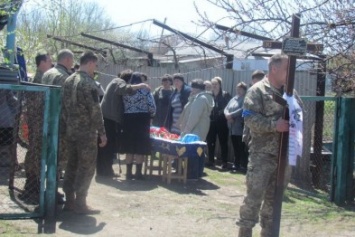 Военнослужащие охарактеризовали бойца из села под Мариуполем, который повесился в армии (ВИДЕО)