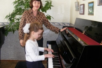 Мария Савкевич из Авдеевки стала серебряным призером Всеукраинского конкурса пианистов (ФОТО)