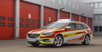 Новый универсал Opel Insignia Sports Tourer подготовили к «пожарной» службе