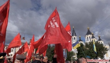 В Житомире во время митинга ветераны потолкались с активистами