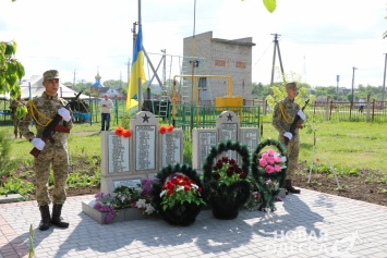 К 9 Мая предприниматели отреставрировали мемориал погибшим воинам в селе на Николаевщине