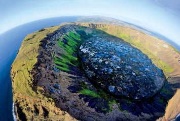 Вершина айсберга: У истуканов с острова Пасхи оказались туловища, скрытые под землей (ФОТО)