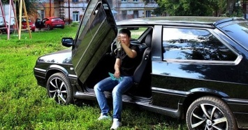В России девушка сама собрала автомобиль и погибла в нем