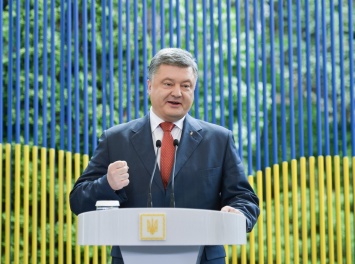 Безвиз, Савченко, транш и выборы на Донбассе: Главные цитаты из прошлогодней пресс-конференции Порошенко