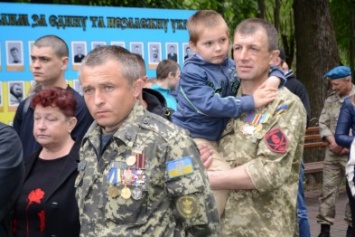 Третья годовщина Батальона "Кривбасс": Наша главная задача - защищать все, что называется Украина (ФОТО)