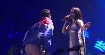 Выяснилось, кто показал голый зад перед Джамалой в финале «Евровидения»