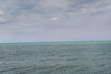 Как на Лазурном берегу: Необычный цвет морской воды очаровал одесситов (ФОТО)