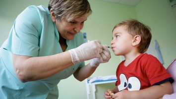 Детский иммунолог Киева рассказал о проблемах с вакциной против полиомиелита