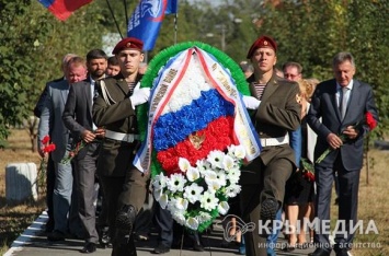 Память воинов, павших в Крымской войне, почтили в Симферополе (ФОТО)