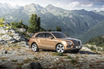 Bentley официально представила первый серийный внедорожник