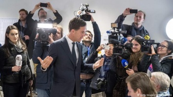 Переговоры о коалиции в Нидерландах провалились из-за споров о миграции