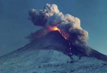 Российские ученые нашли способ предугадывать извержения вулканов