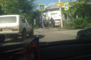 В Симферополе "Жигули" врезались в жилой дом (ФОТО)