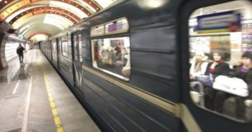 В Киеве на рельсы в киевском метро упал человек, движение восстановлено