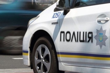 Массовая драка в Одессе: полицейскому сломали нос