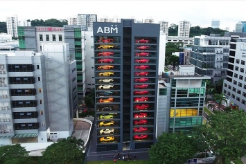 В Сингапуре открылся самый необычный автосалон в мире