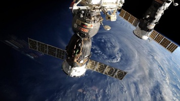 С МКС запустят микроспутники, передающие поздравления на четырех языках