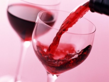 Ученые назвали алкогольный напиток, который способен остановить гибель клеток мозга