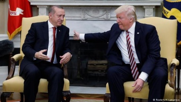 Первая встреча Трампа с Эрдоганом прошла на фоне конфликта из-за курдов