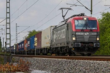 Китай установил в Польше крупнейшую в мире систему досмотра контейнерных поездов