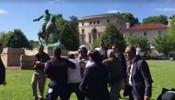 В Вашингтоне турецкие спецслужбы устроили драку с демонстрантами