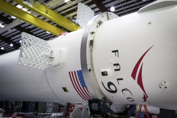 Falcon 9 поработает катафалком
