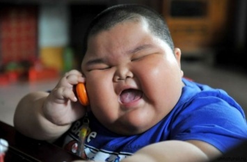 Китайские ученые: дети приезжих реже страдают ожирением, потому что живут без бабушек