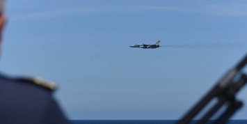 Минобороны Нидерландов опубликовало снимки пролета Су-24 над фрегатом Evertsen