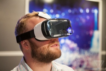 Google презентует "самостоятельный" шлем виртуальной реальности