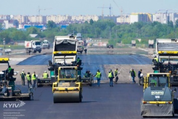 Аэропорт "Киев" (Жуляны) заплатит за ремонт взлетной полосы 24,75 млн гривен