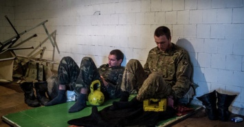 В подвалах боевиков на Донбассе каждый третий пленный подвергался насилию - правозащитники
