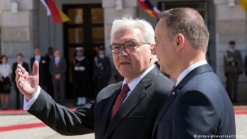 Штайнмайер выступил в Варшаве за главенство закона и демократию